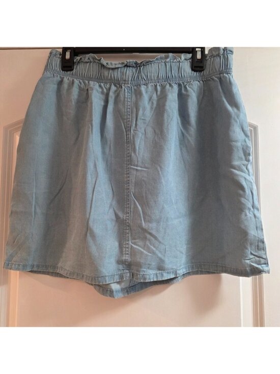 Dresses & Skirts - Light Blue Mini Skirt. Large